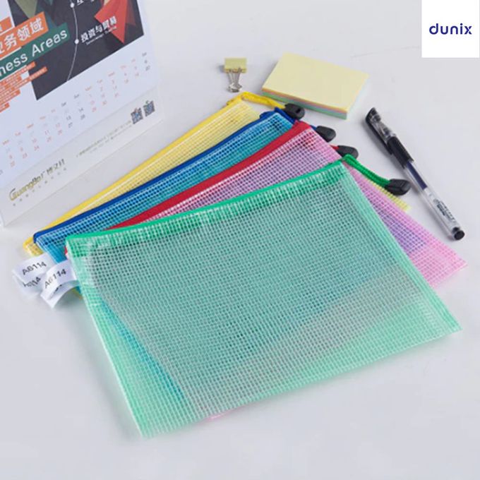 The 12 colored pencils by Pelikan guarantee a smooth appliance and their varnish correspond to the color of the lead.  2.99mm lead diameter  12 bright colors  Soft break-resistant leads  100% excellent coverage  Hexagonal shape